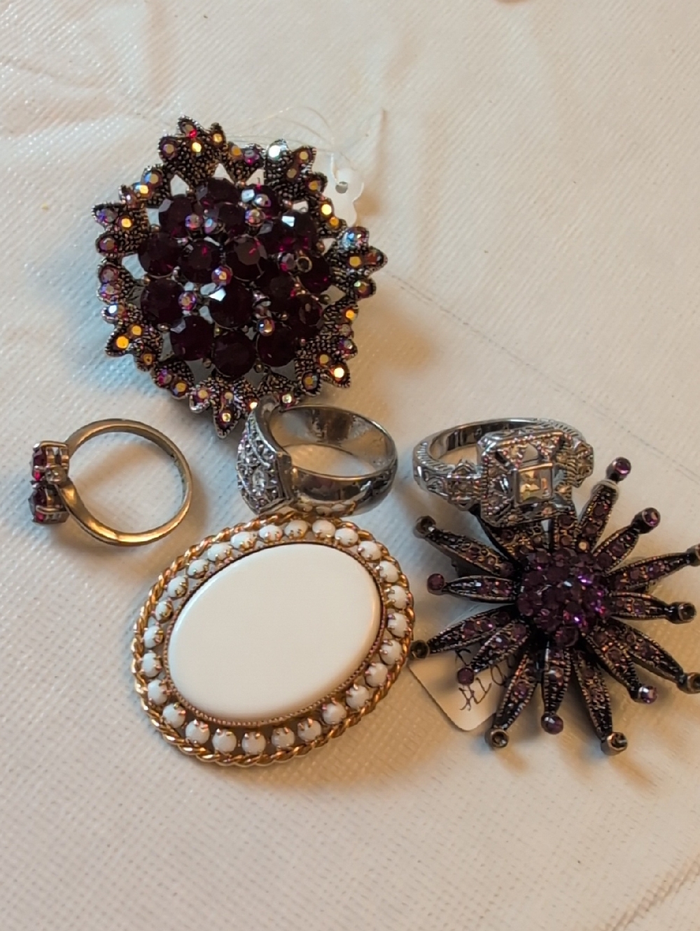 Miscellaneous Women's Jewelry - Picture 2 of 13